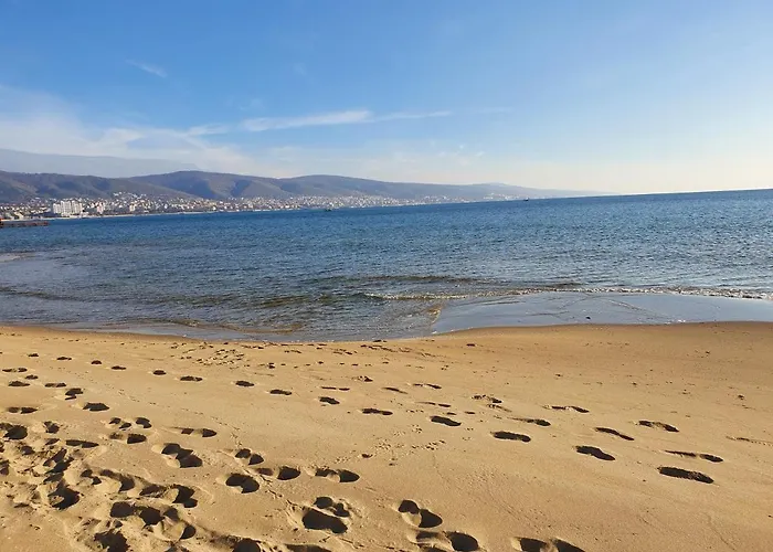 Ashton Hall - Sonnenstrand - Ost