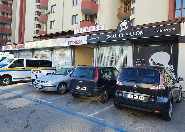 Ashton Hall - Sonnenstrand - Ost