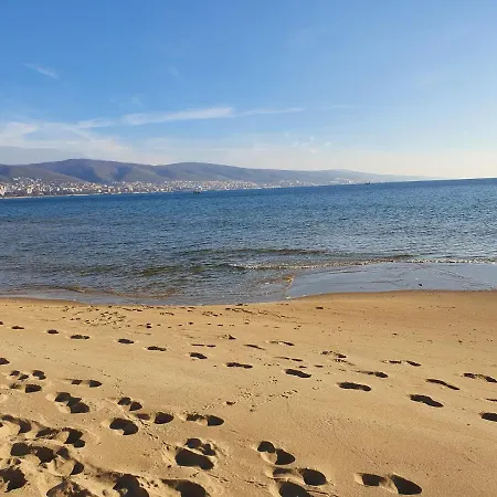 Ashton Hall - Sonnenstrand - Ost