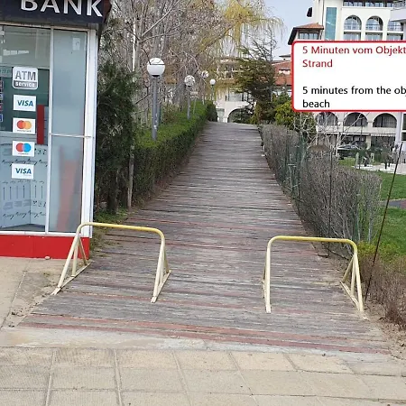 Ashton Hall - Sonnenstrand - Ost