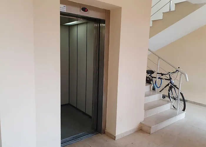 Ashton Hall - Sonnenstrand - Ost סאני ביץ'