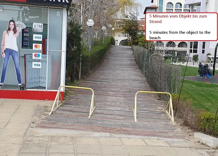 Ashton Hall - Sonnenstrand - Ost