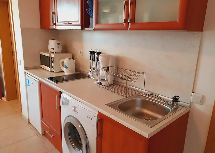 Ashton Hall - Sonnenstrand - Ost Daire *